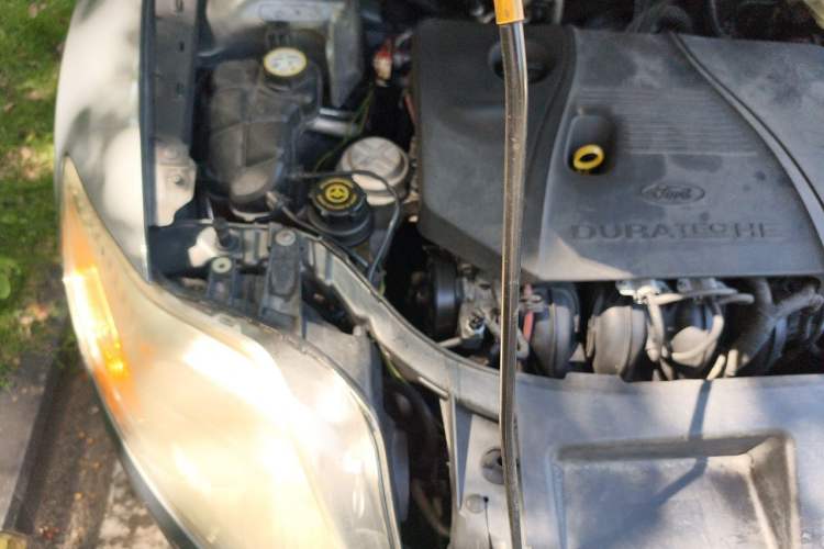 Used Ford Mondeo 2013 2.3L Luxury Model Engine Bay Right