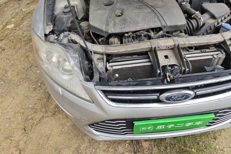 Used Ford Mondeo 2013 2.3L Luxury Model Engine Bay Right