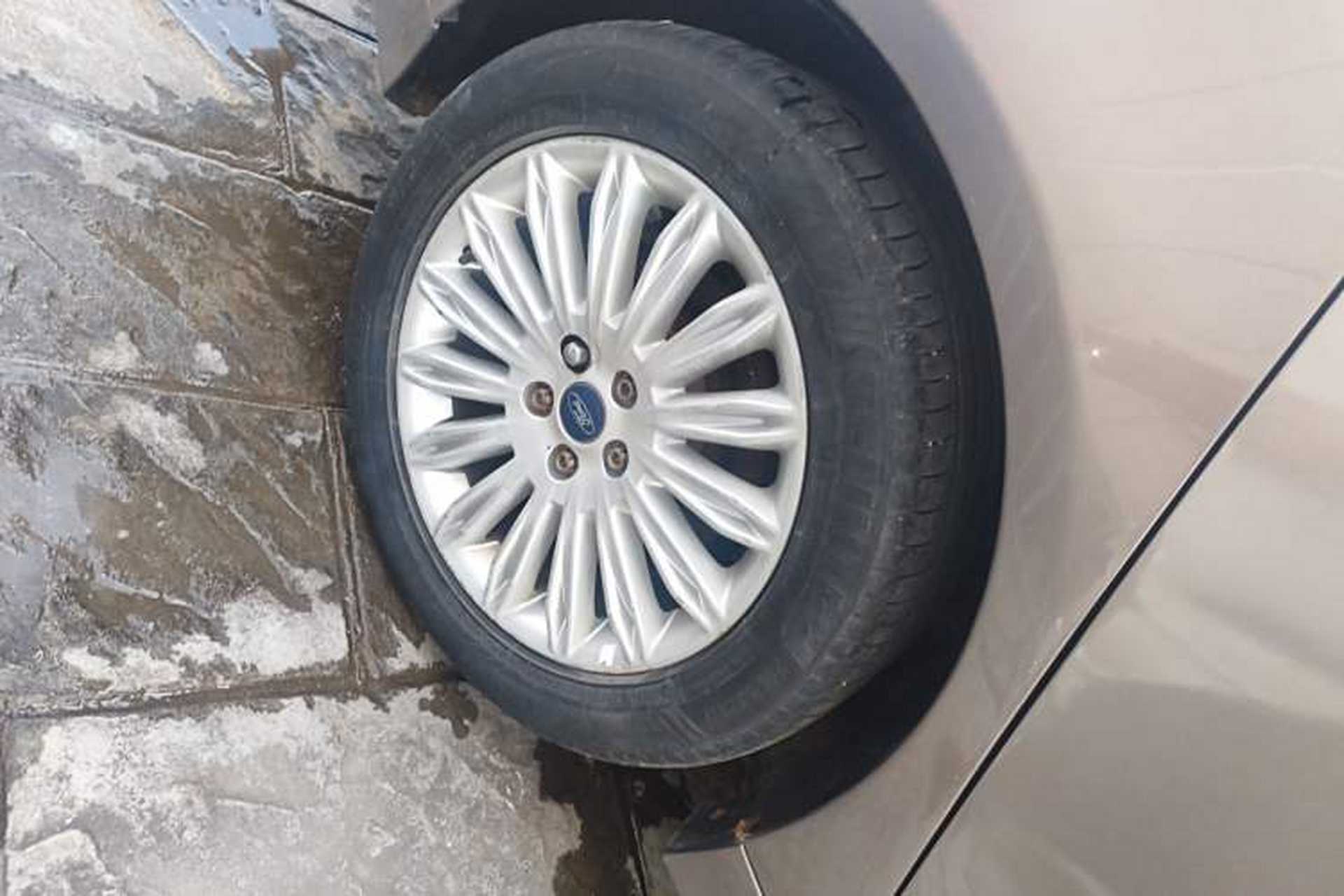 Used Ford Mondeo 2013 2.0L GTDi 200 Fashion Edition Exterior 4