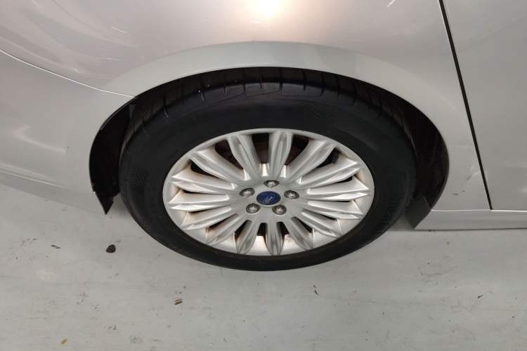 Used Ford Mondeo 2013 2.0L GTDi 200 Fashion Edition Exterior 8