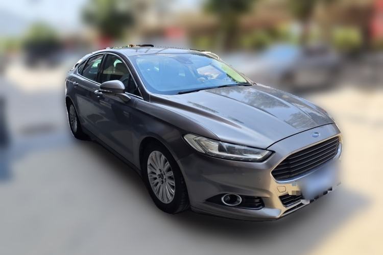 Used Ford Mondeo 2013 2.0L GTDi 200 Luxury Model Front Right 45 Deg