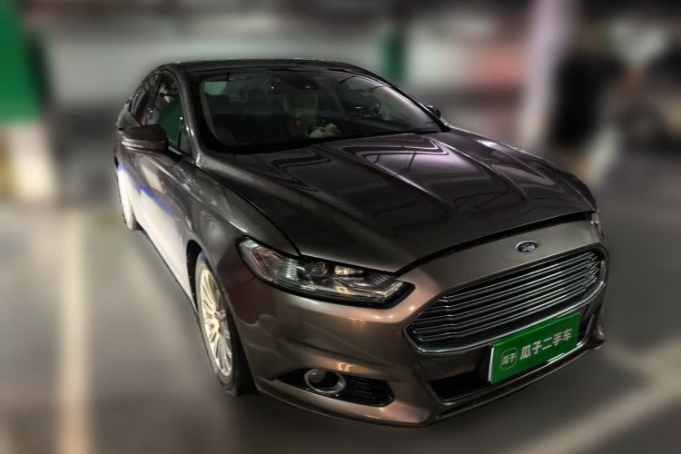 Used Ford Mondeo 2013 2.0L GTDi 200 Luxury Model Front Right 45 Deg