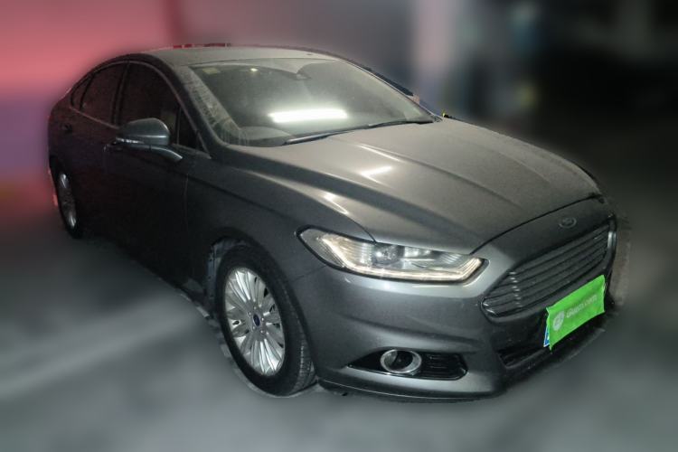 Used Ford Mondeo 2013 2.0L GTDi 200 Luxury Model Front Right 45 Deg