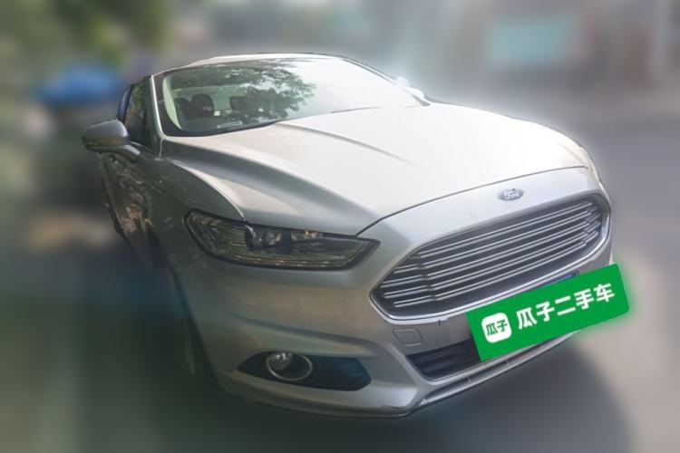 Used Ford Mondeo 2013 2.0L GTDi 200 Luxury Model Front Right 45 Deg