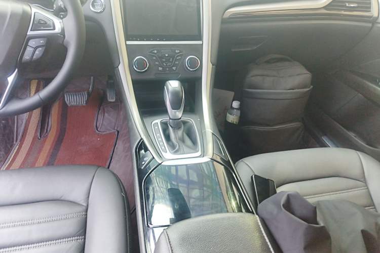 Used Ford Mondeo 2013 2.0L GTDi 200 Fashion Edition Gear Lever