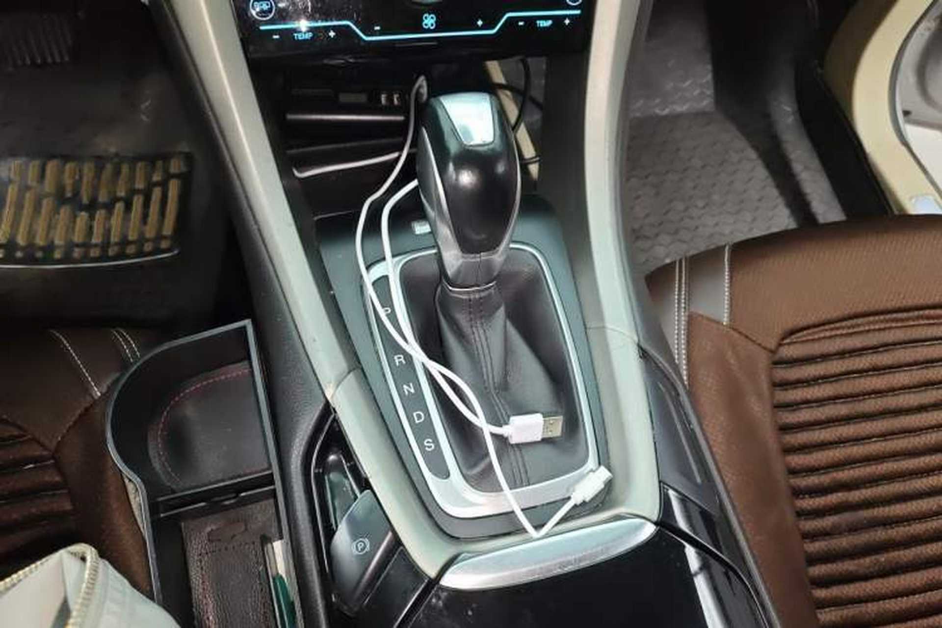 Used Ford Mondeo 2013 2.0L GTDi 200 Luxury Model Gear Lever