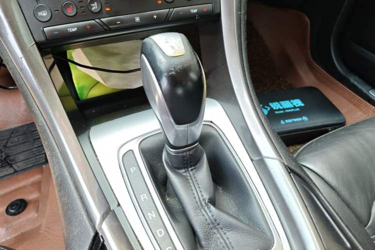 Used Ford Mondeo 2013 2.0L GTDi 200 Luxury Model Gear Lever