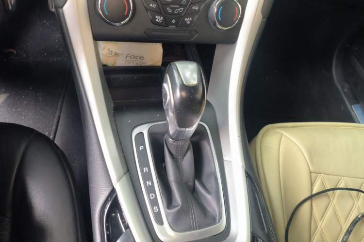 Used Ford Mondeo 2013 1.5L GTDi180 Fashion Edition Gear Lever