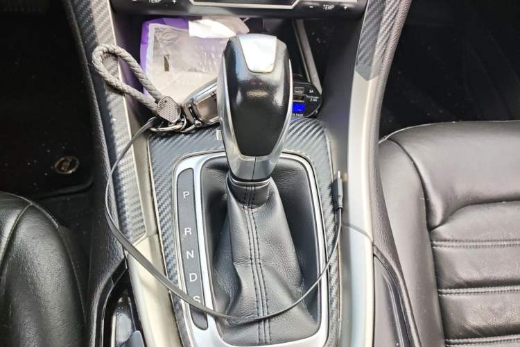 Used Ford Mondeo 2013 2.0L GTDi 200 Fashion Edition Gear Lever