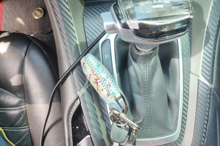 Used Ford Mondeo 2013 2.0L GTDi 200 Luxury Model Gear Lever
