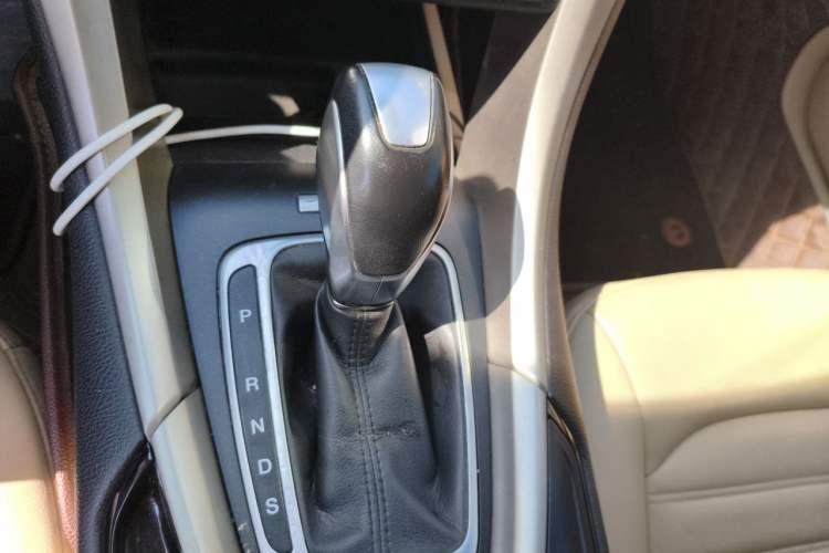 Used Ford Mondeo 2013 2.0L GTDi 200 Luxury Model Gear Lever
