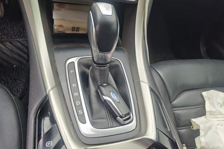 Used Ford Mondeo 2013 2.0L GTDi 200 Fashion Edition Gear Lever