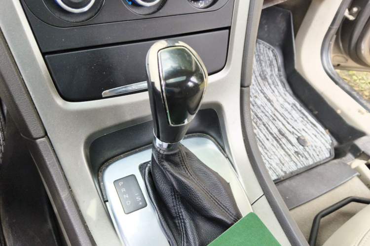 Used Ford Mondeo 2013 2.3L Fashion Edition Gear Lever