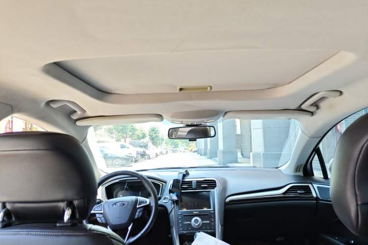 Used Ford Mondeo 2013 2.0L GTDi 200 Luxury Model Headliner