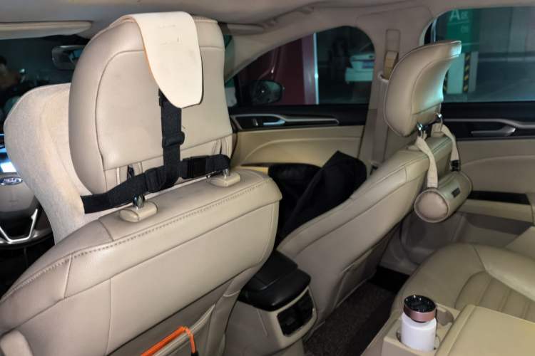 Used Ford Mondeo 2013 2.0L GTDi 200 Luxury Model Headliner