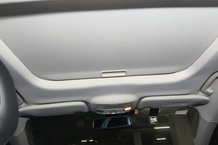 Used Ford Mondeo 2013 2.0L GTDi 200 Luxury Model Headliner