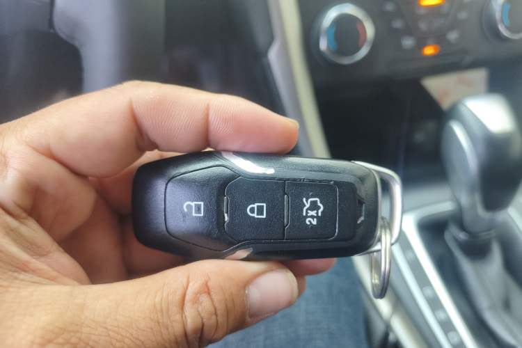Used Ford Mondeo 2013 2.0L GTDi 200 Fashion Edition Interior 1