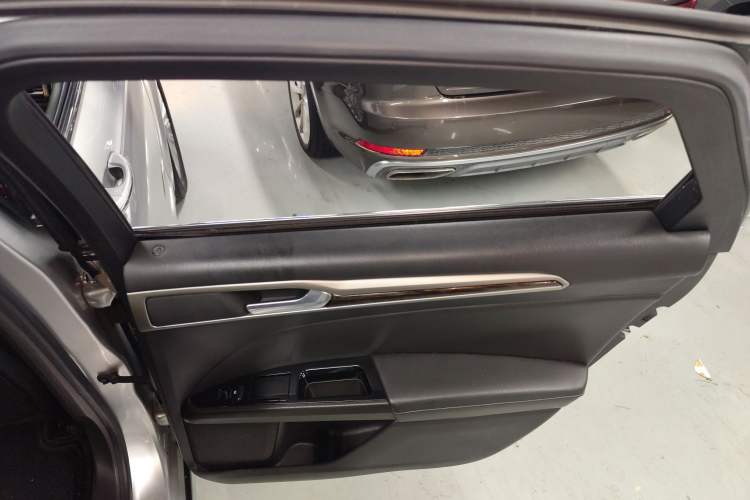 Used Ford Mondeo 2013 2.0L GTDi 200 Fashion Edition Interior 6