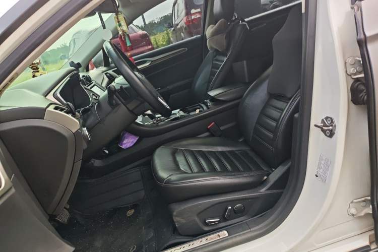 Used Ford Mondeo 2013 2.0L GTDi 200 Fashion Edition Left Front Seat