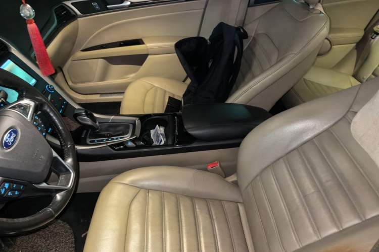 Used Ford Mondeo 2013 2.0L GTDi 200 Luxury Model Left Front Seat