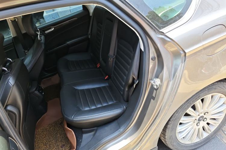 Used Ford Mondeo 2013 2.0L GTDi 200 Luxury Model Left Rear Seat