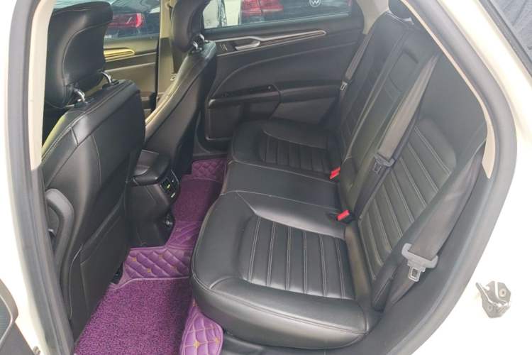 Used Ford Mondeo 2013 2.0L GTDi 200 Luxury Model Left Rear Seat