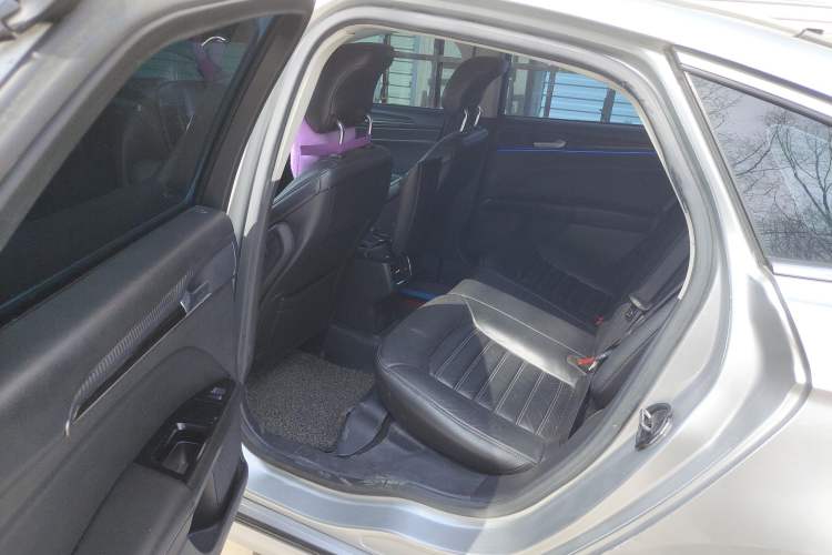 Used Ford Mondeo 2013 2.0L GTDi 200 Luxury Model Left Rear Seat