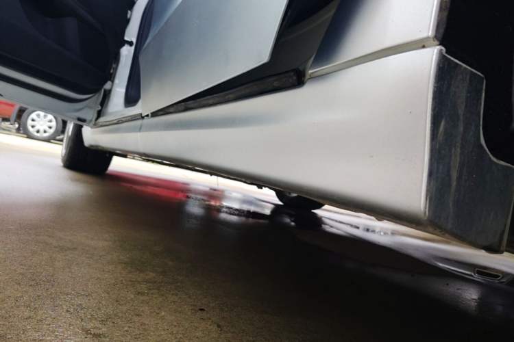 Used Ford Mondeo 2013 2.0L GTDi 200 Luxury Model Left Side Sill