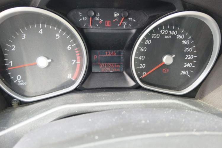 Used Ford Mondeo 2013 2.3L Fashion Edition Odometer Close Up