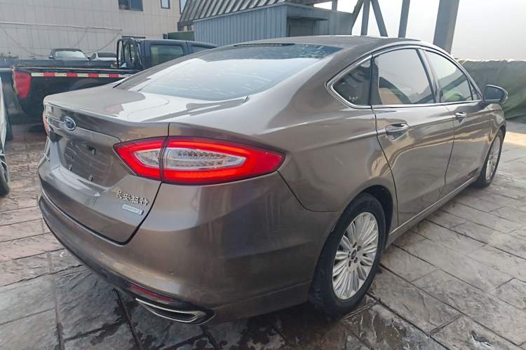 Used Ford Mondeo 2013 2.0L GTDi 200 Fashion Edition Rear Right 45 Deg