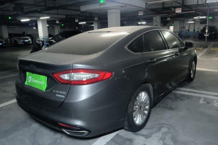 Used Ford Mondeo 2013 2.0L GTDi 200 Luxury Model Rear Right 45 Deg