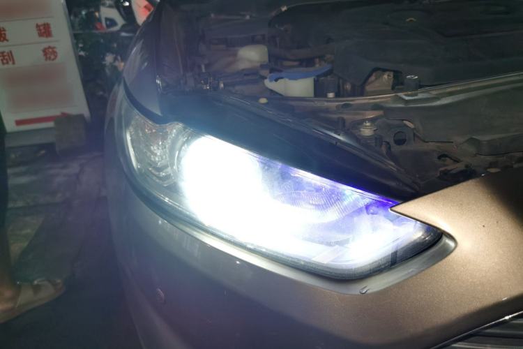 Used Ford Mondeo 2013 2.0L GTDi 200 Fashion Edition Right Front Headlight