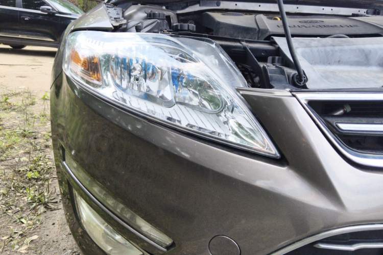 Used Ford Mondeo 2013 2.3L Fashion Edition Right Front Headlight