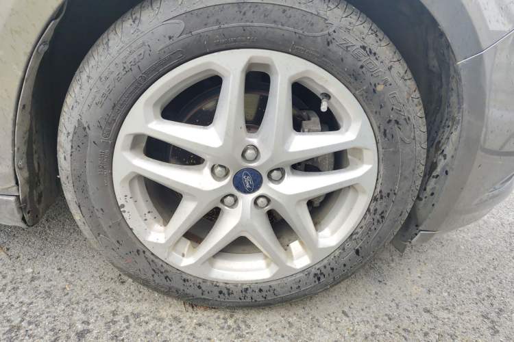 Used Ford Mondeo 2013 1.5L GTDi180 Fashion Edition Right Front Wheel Hub