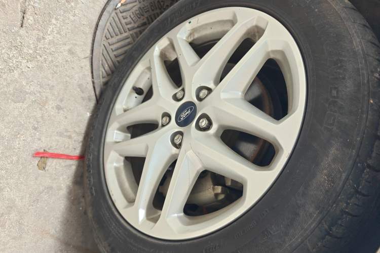 Used Ford Mondeo 2013 1.5L GTDi180 Fashion Edition Right Front Wheel Hub