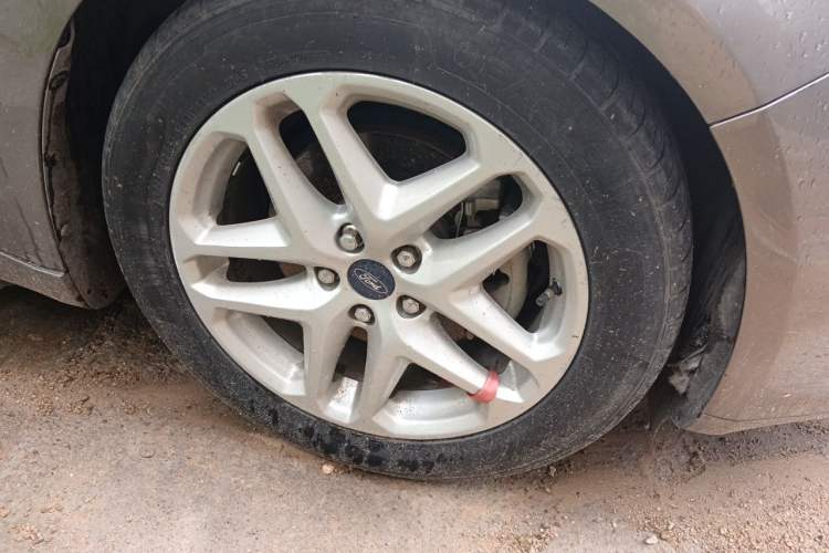 Used Ford Mondeo 2013 1.5L GTDi180 Fashion Edition Right Front Wheel Hub