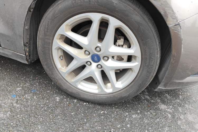 Used Ford Mondeo 2013 1.5L GTDi180 Fashion Edition Right Front Wheel Hub