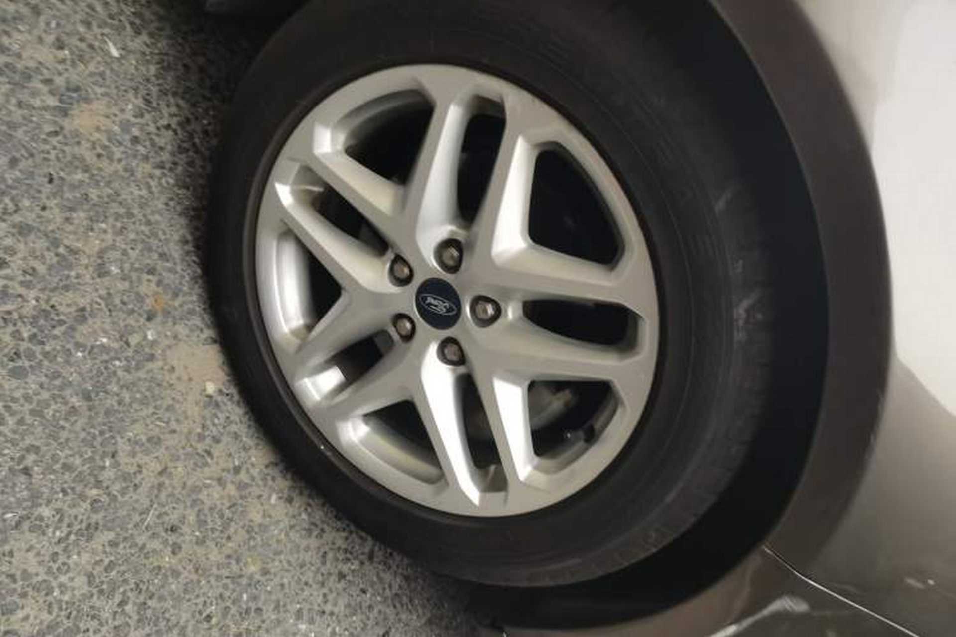 Used Ford Mondeo 2013 1.5L GTDi180 Fashion Edition Right Front Wheel Hub