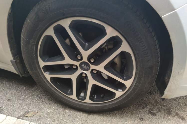 Used Ford Mondeo 2013 1.5L GTDi180 Fashion Edition Right Front Wheel Hub
