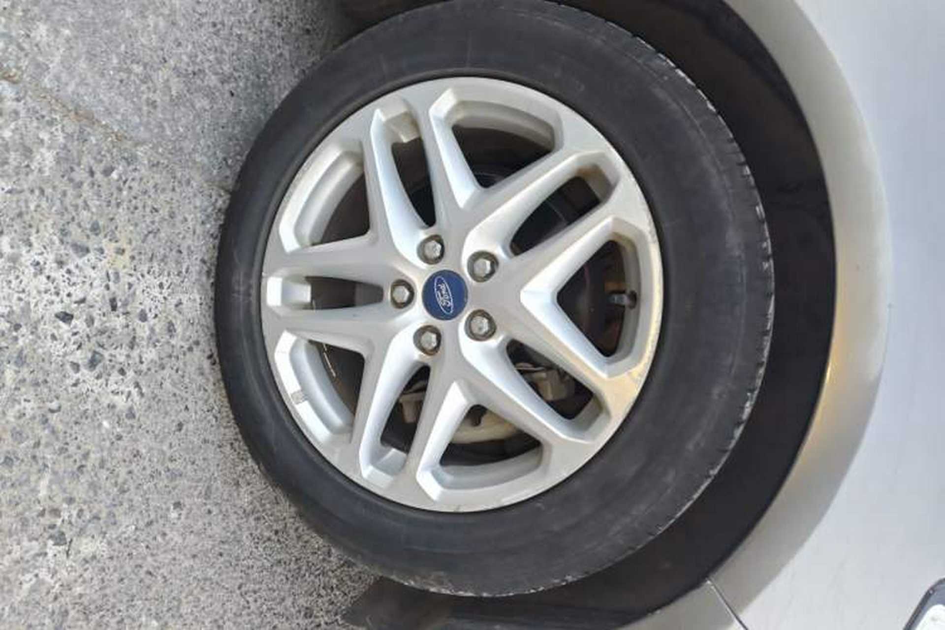 Used Ford Mondeo 2013 1.5L GTDi180 Fashion Edition Right Front Wheel Hub