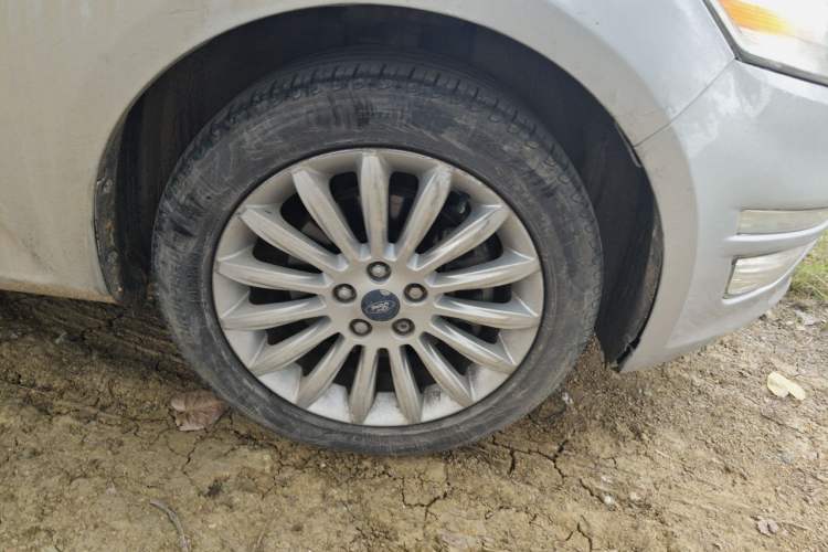 Used Ford Mondeo 2013 2.3L Luxury Model Right Front Wheel Hub