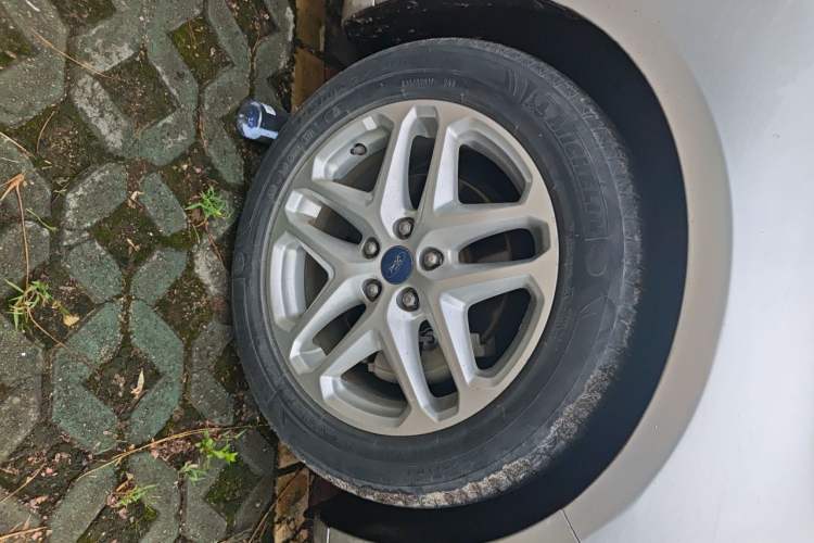 Used Ford Mondeo 2013 1.5L GTDi180 Fashion Edition Right Front Wheel Hub