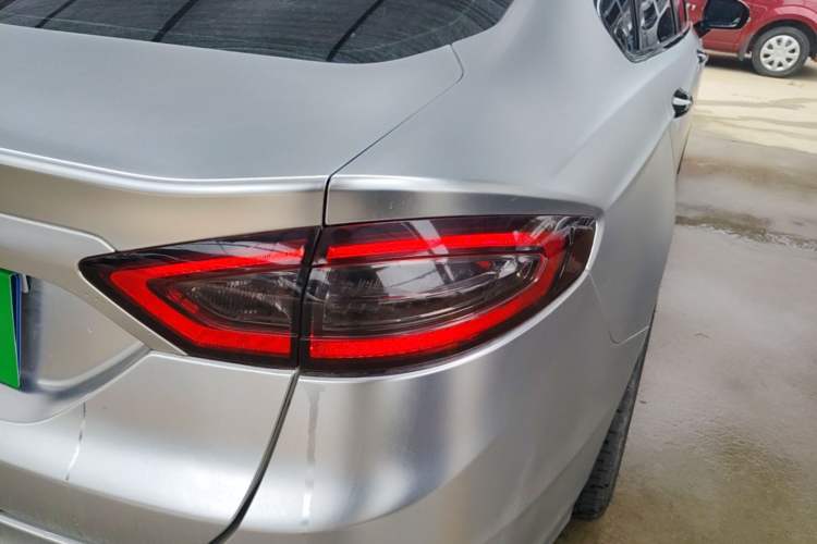 Used Ford Mondeo 2013 2.0L GTDi 200 Luxury Model Right Rear Taillight