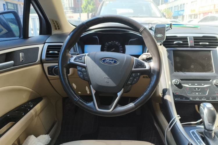 Used Ford Mondeo 2013 2.0L GTDi 200 Luxury Model Steering Wheel