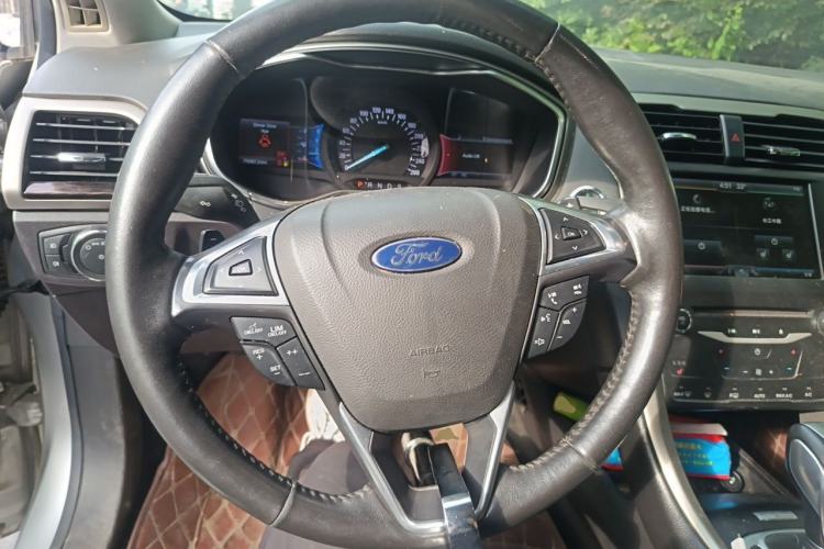 Used Ford Mondeo 2013 2.0L GTDi 200 Luxury Model Steering Wheel