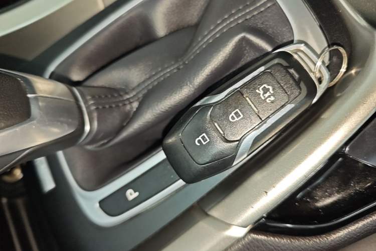Used Ford Mondeo 2013 2.0L GTDi 200 Luxury Model Vehicle Key