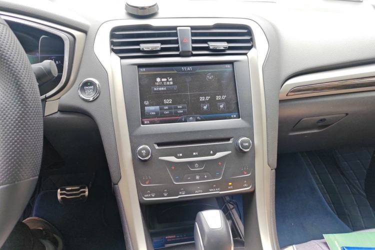 Used Ford Mondeo 2013 2.0L GTDi 200 Luxury Model Audio And AC Panel