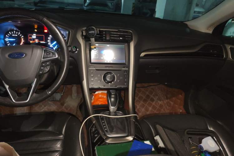 Used Ford Mondeo 2013 2.0L GTDi 200 Luxury Model Audio And AC Panel