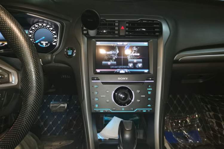 Used Ford Mondeo 2013 2.0L GTDi240 Luxury Sport Model Audio And AC Panel