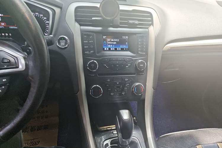 Used Ford Mondeo 2013 2.0L GTDi 200 Fashion Edition Audio And AC Panel